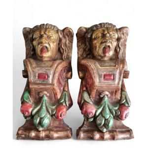 Coppia di sculture a lesena in legno