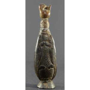 Indonesia, Island Of Timor, Rare Wooden Chalk Box (betel) Carved With Lizards And A Bird.