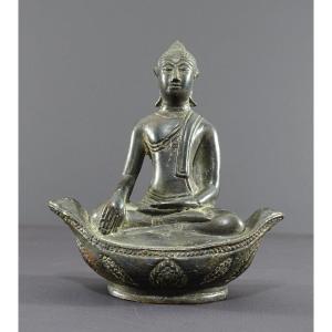 Thailand, Early 20th Century, Sukhothai Style Bronze Buddha.