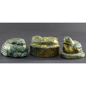 China, Han Dynasty (-206 +220), Set Of Three Gilt Bronze Weights.