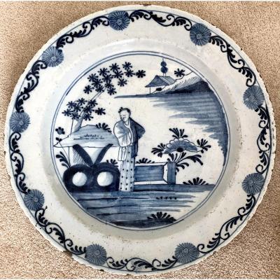 Delft, XVIIIth Century, Earthenware Dish Decor In Chinese In Shades Of Blue.