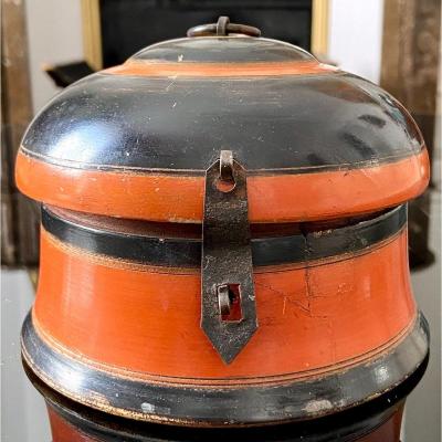 India, Mid XXth Century, Lacquered Wood Box.