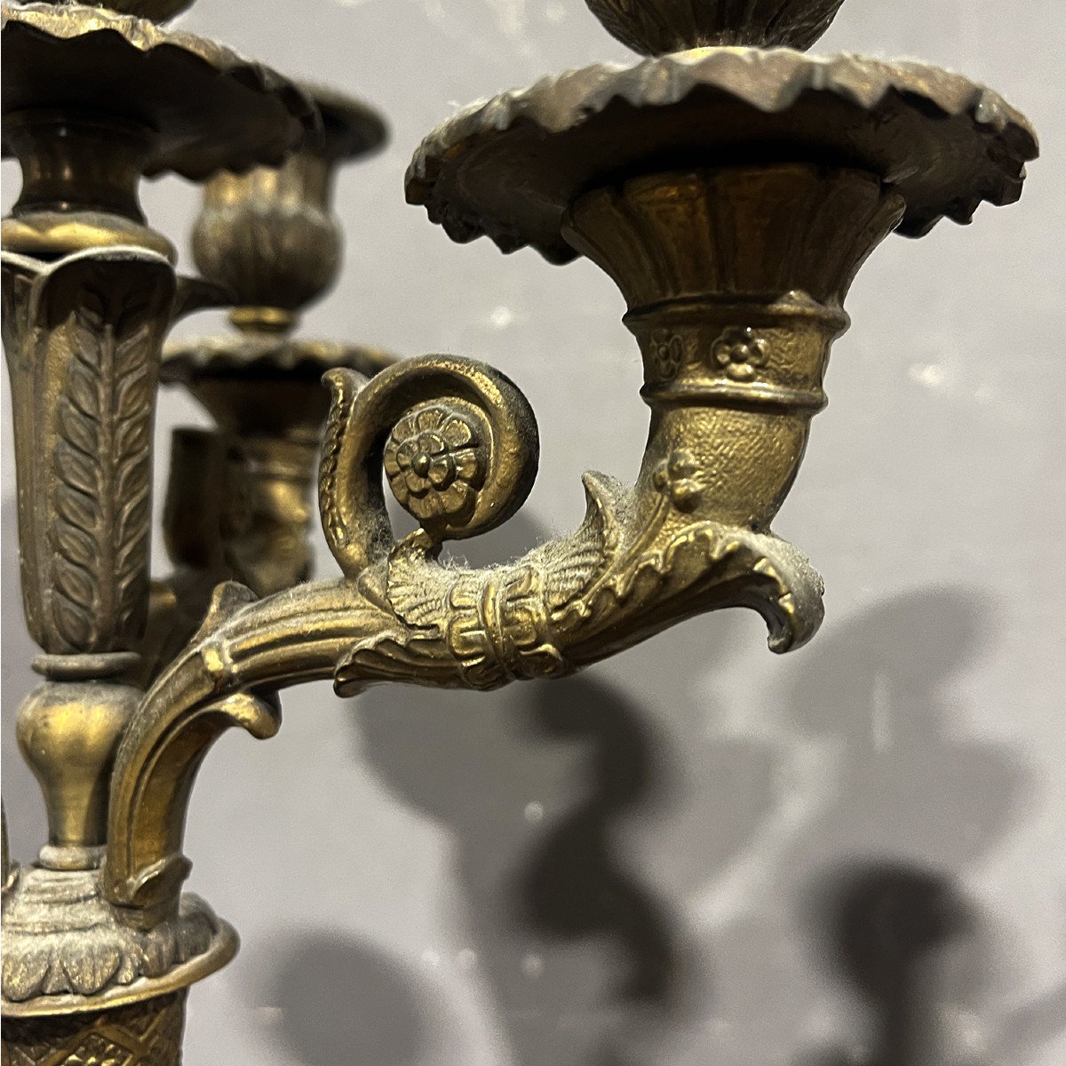 Antica coppia di candelabri in bronzo dorato-photo-5