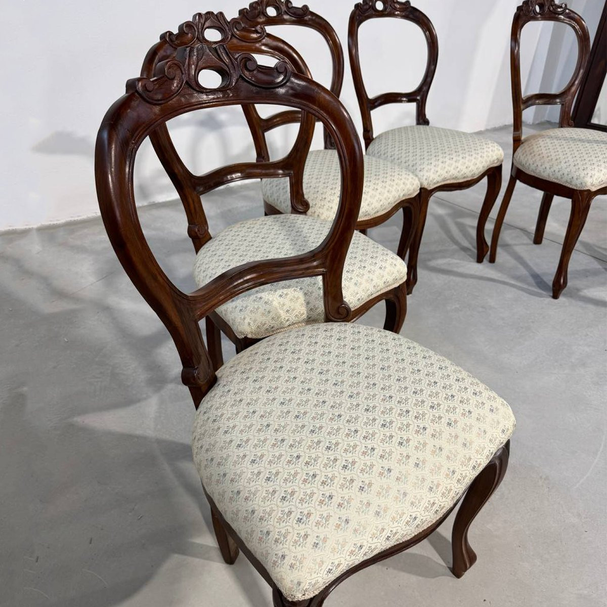 Antico set di sei sedie da pranzo restaurate-photo-3