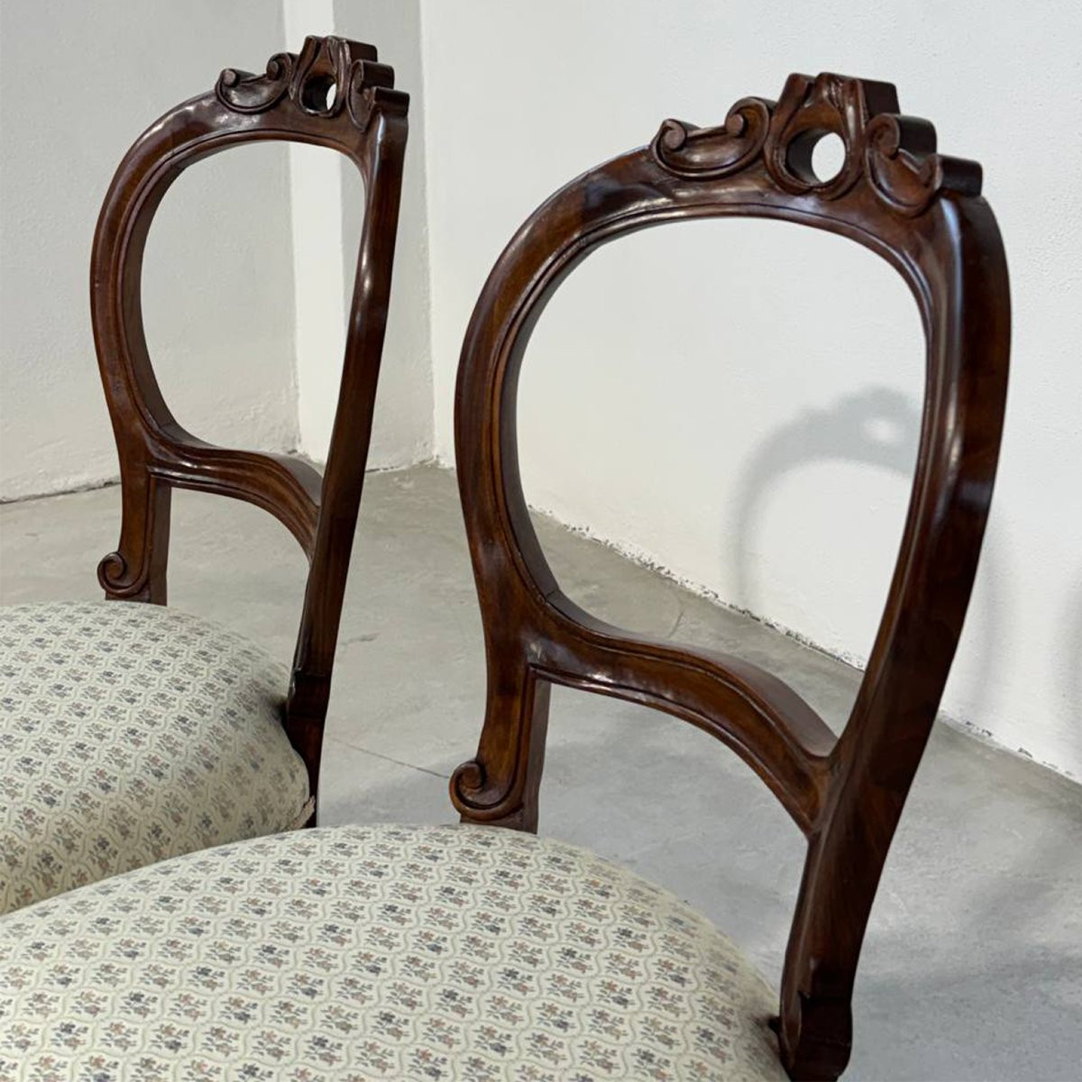 Antico set di sei sedie da pranzo restaurate-photo-1