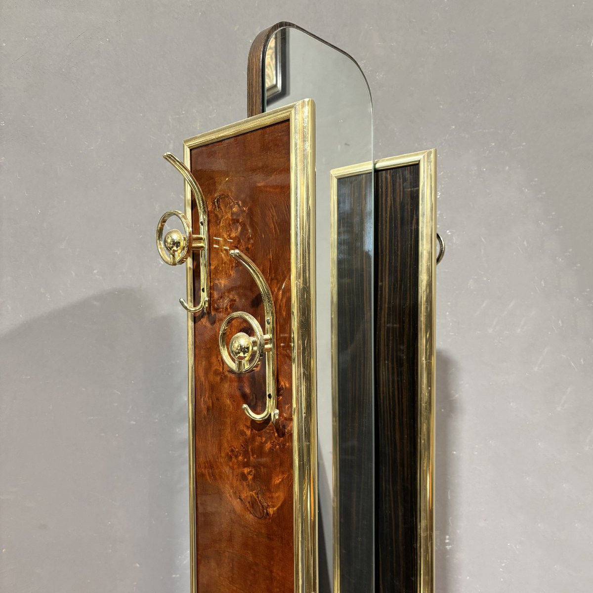 Elegante appendiabiti di design Mid-Century-photo-4