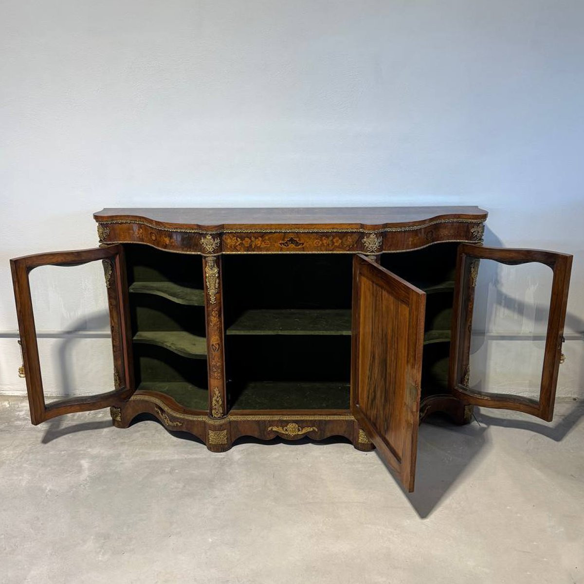Importante credenza vittoriana dell'800 intarsiata con bronzi dorati-photo-8