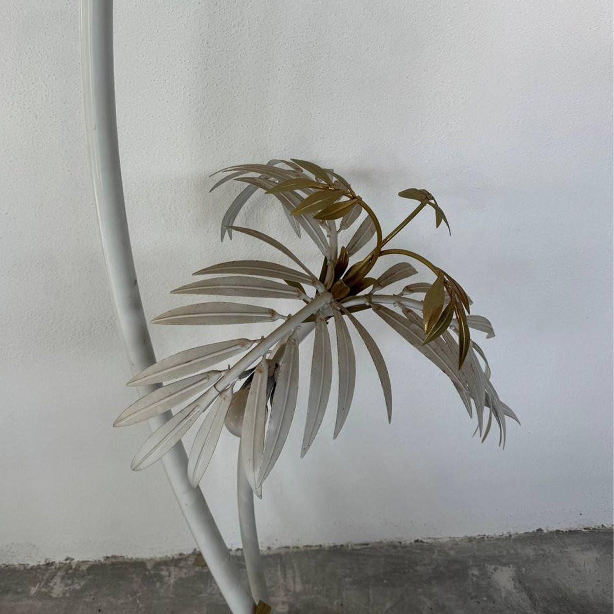 Importante lampada a palma italiana anni ’60 in ferro e ottone-photo-4