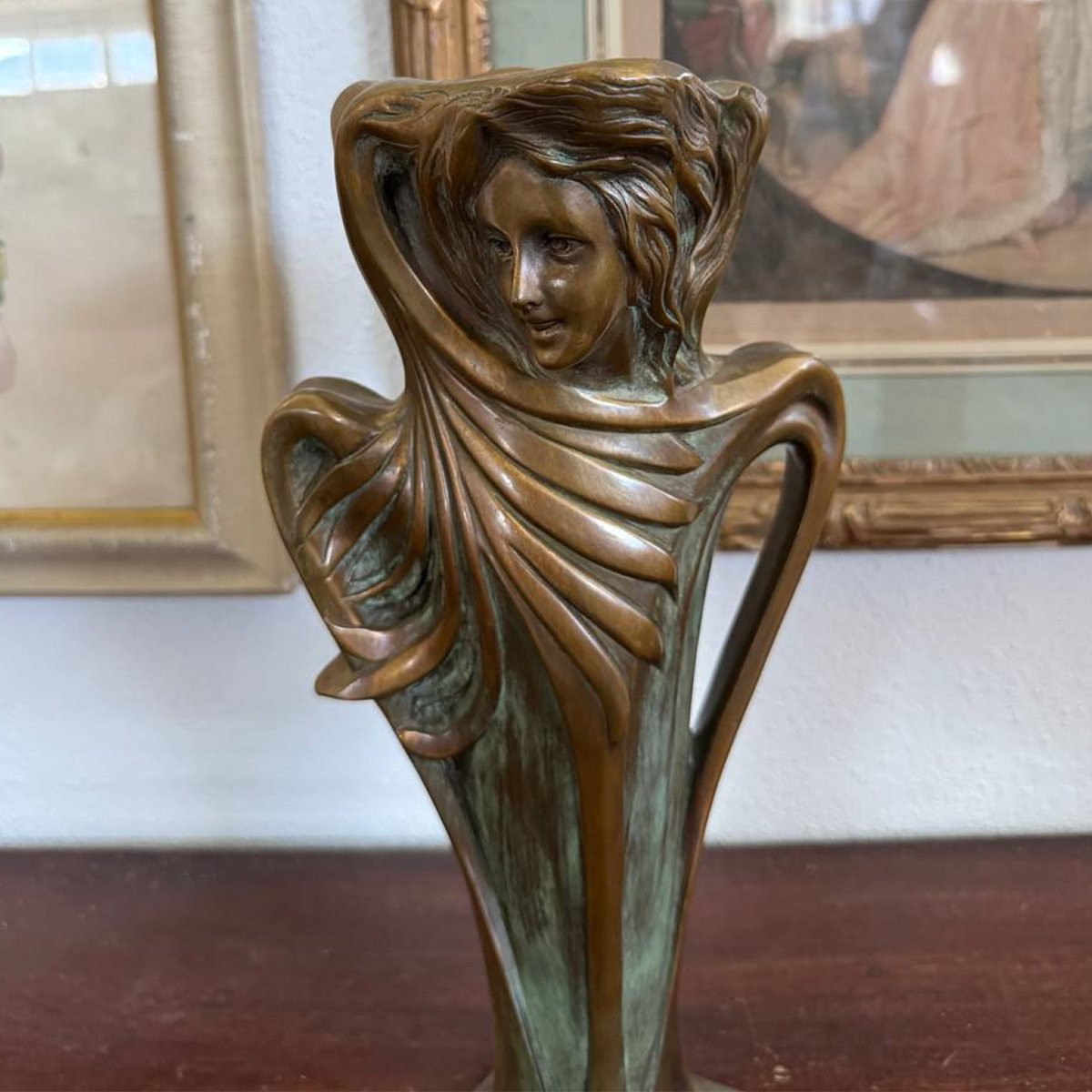 Elegante vaso scultoreo Art Nouveau in bronzo – figura femminile-photo-1
