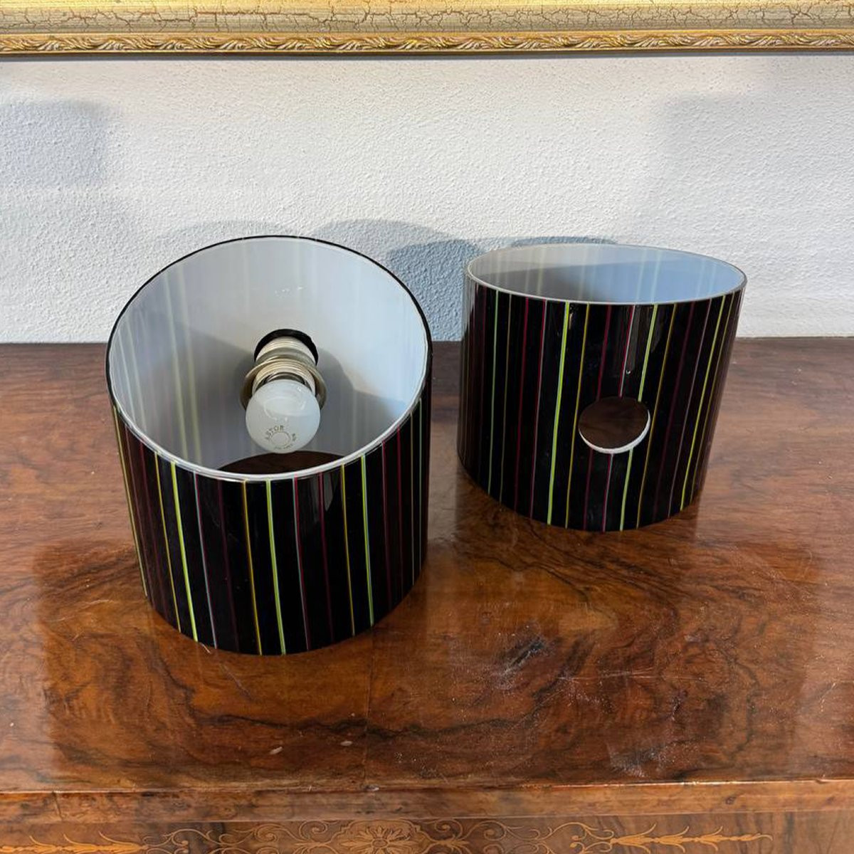 Coppia di applique in vetro di Murano nero con decori policromi-photo-3