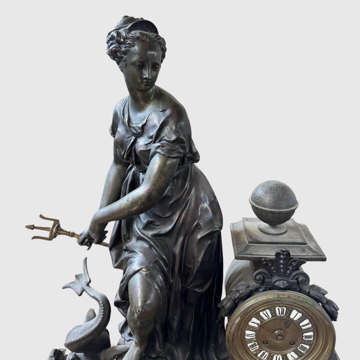 Importante Orologio da Tavolo con Allegoria Marina in Antimonio-photo-3
