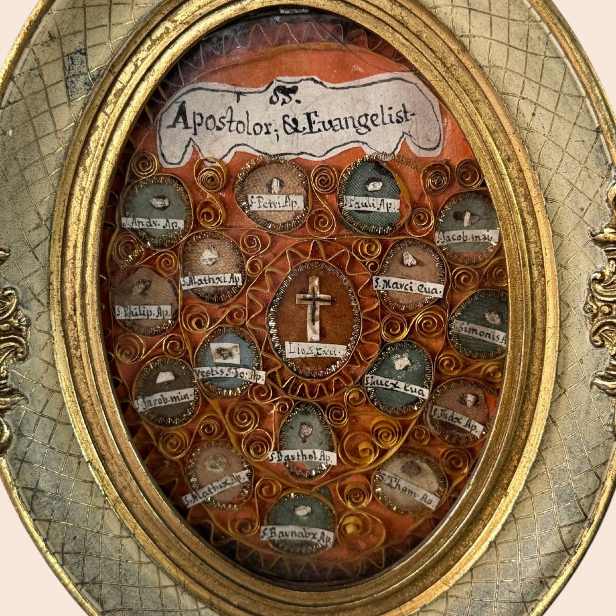 Raro reliquiario ovale con reliquie di Apostoli ed Evangelisti e sigillo in ceralacca-photo-2