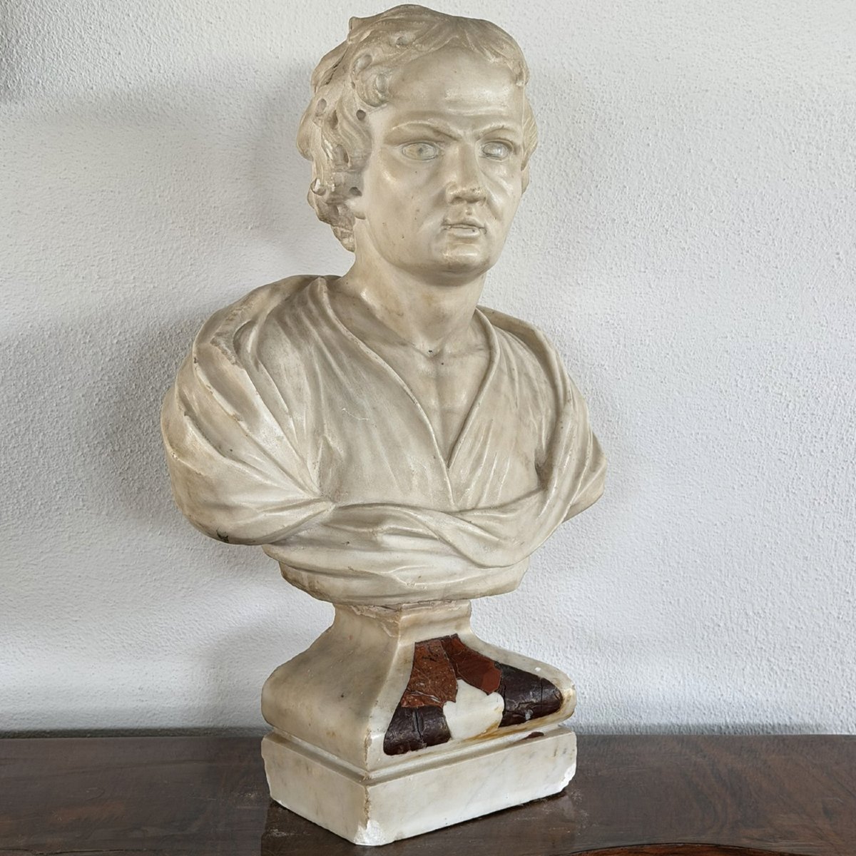 Busto in marmo di Carrara raffigurante Lord Byron, fine XVIII sec.