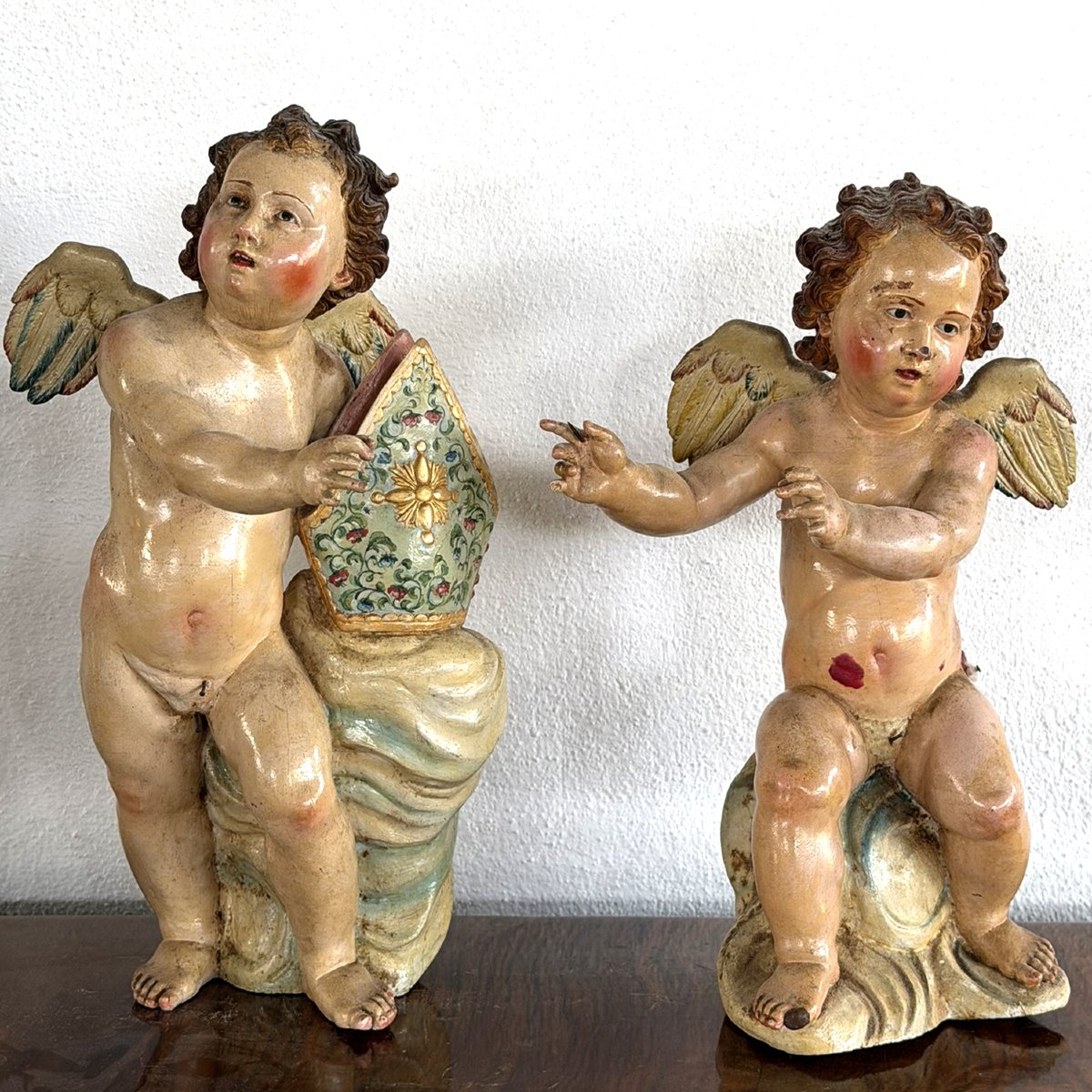 Antica e rara Coppia di angeli alati policromi con mitra - Napoli XVIII secolo
