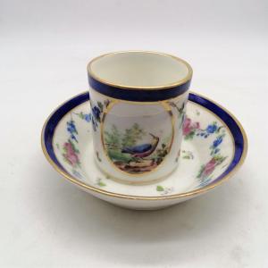 Sèvres Cup With Bird In Soft Porcelain - 1805