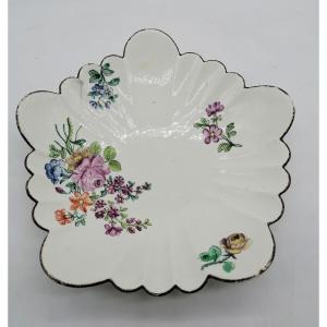 19th Century Chantilly Porcelain Bowl