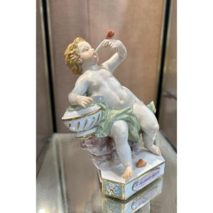 Love, Triangular Base, Meissen 19th Century, "i Make Them Light"