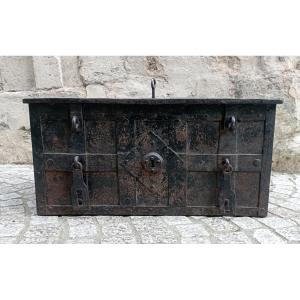 17th-century "pirate" Chest