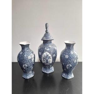 Covered Pot And Two Vases In English Porcelain