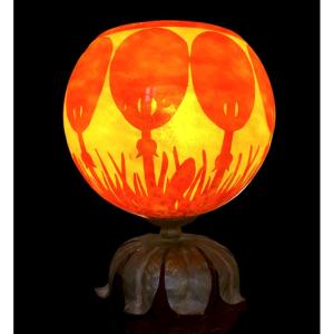 Art Deco Table Lamp With Le Verre Français “coprins” Glass Shade And Wrought Iron Base