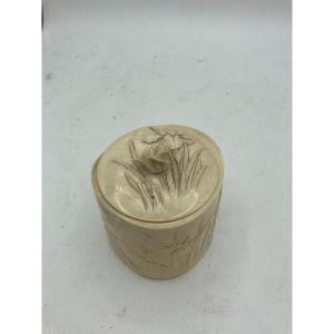 Nice Japanese Ivory Boxe