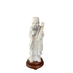 Ivory Sculpture Of A Chinese Dignitary