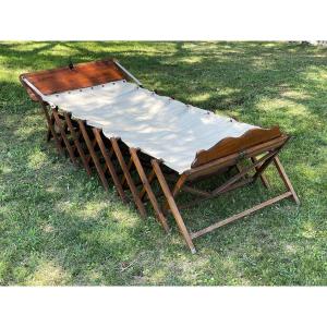 Small Bench That Converts Into An Extra Bed