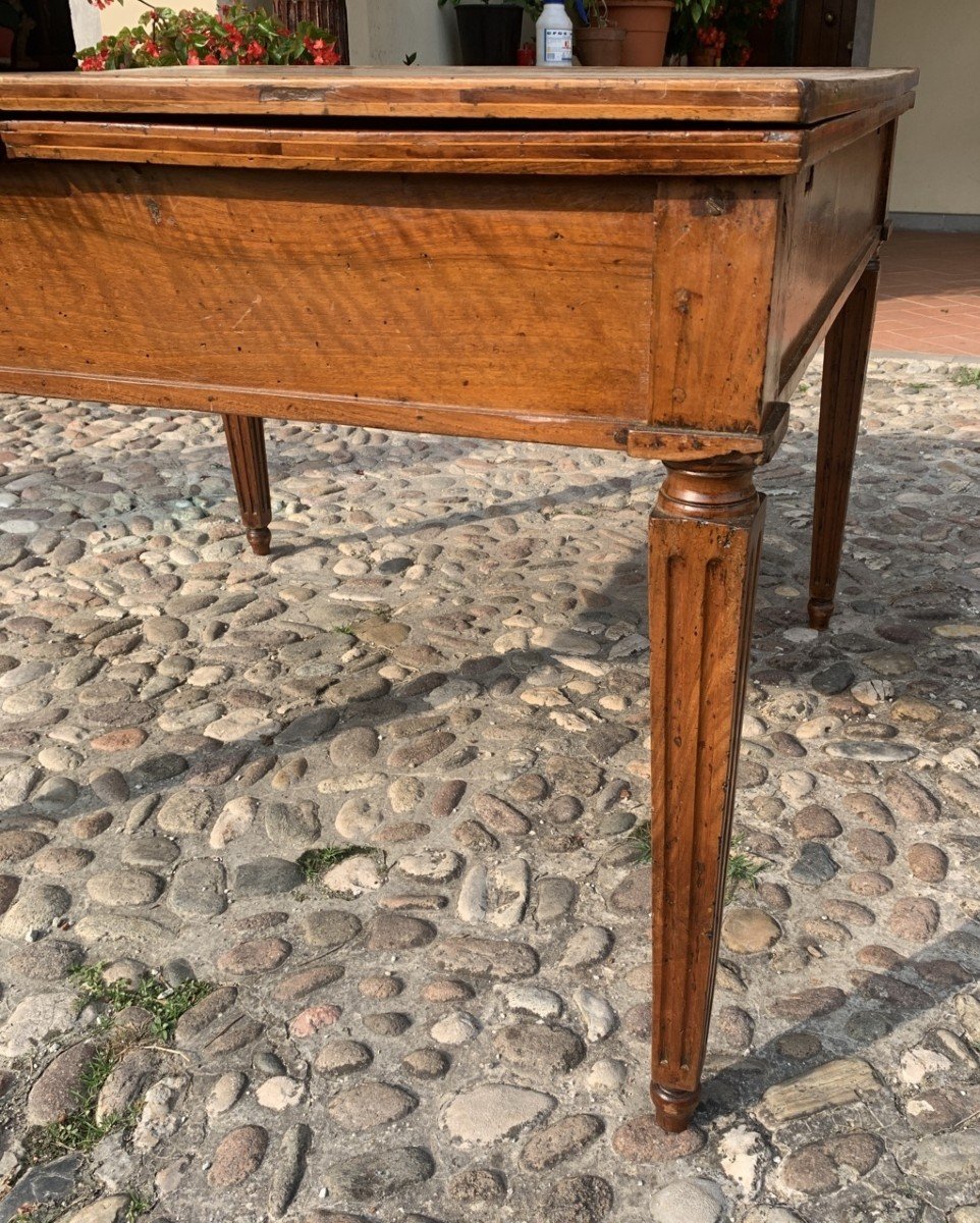 Tavolo da pranzo allungabile con pregiati intarsi. Piacenza, seconda metà XVIII sec.-photo-1