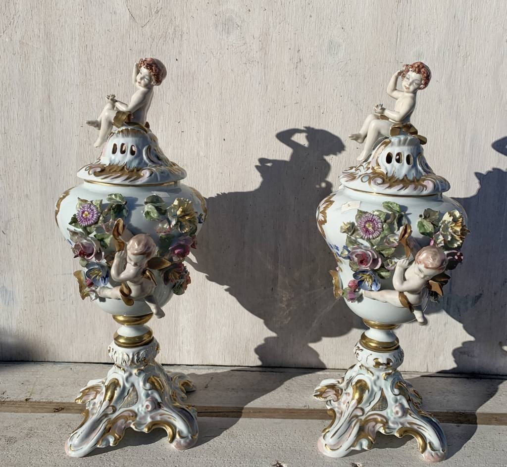 Coppia di vasi brucia-incenso in porcellana policroma. Capodimonte, XIX sec.-photo-2