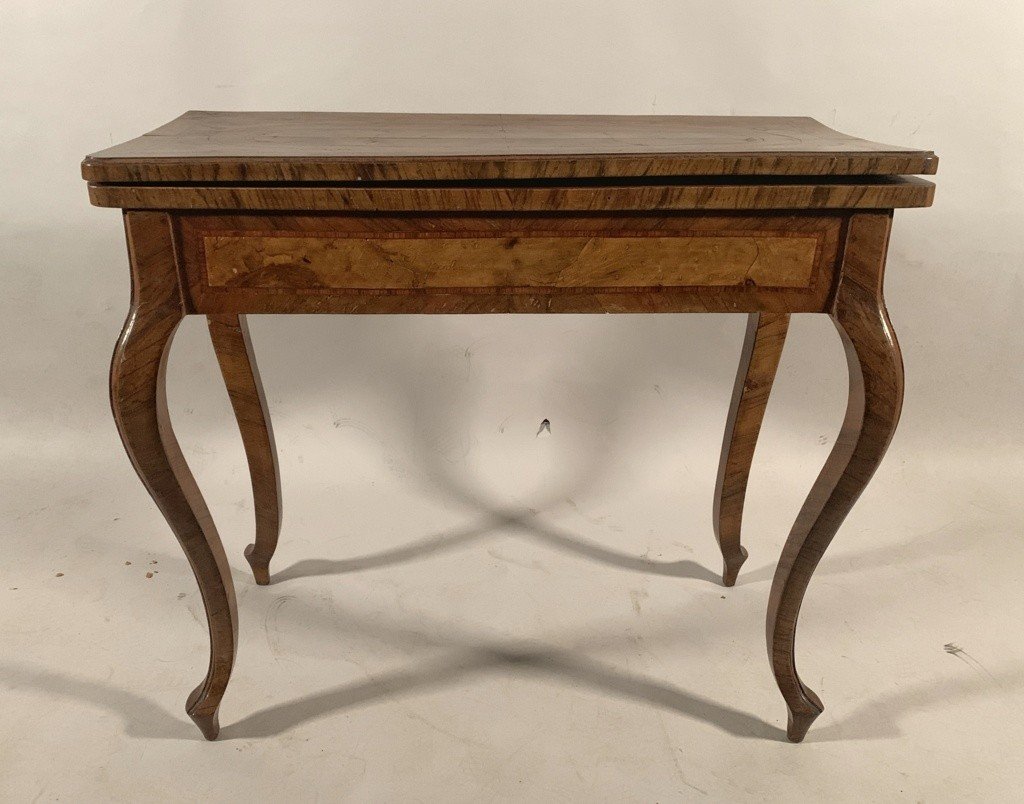 Tavolino da gioco lastronato in legno di ulivo. Toscana, XVIII secolo.-photo-4