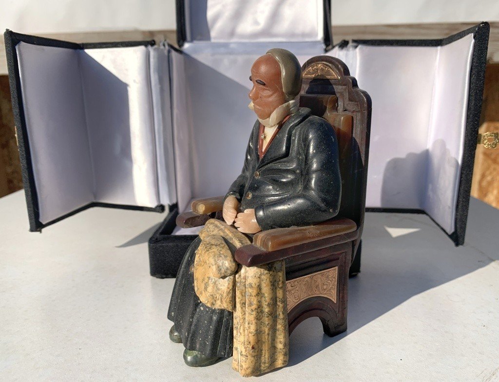 Sculturina da tavolo in pietre dure (seguace di Fabergé) - Anziano seduto. Russia, XIX-XX secol-photo-4