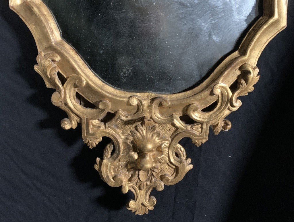 Coppia di specchiere in legno intagliato e dorato. Italia, XVIII secolo.-photo-4