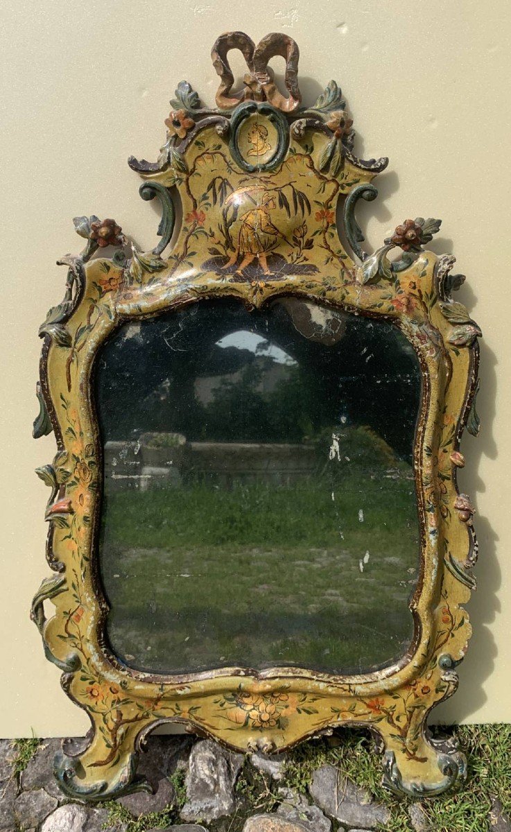 Specchierina in legno intagliato, laccato e dipinto. Venezia, seconda metà XVIII sec.-photo-2