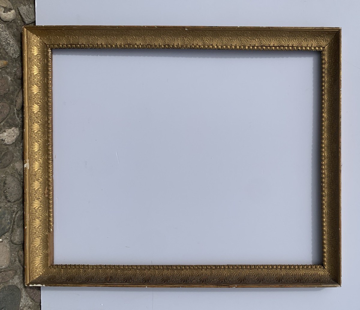 Cornice neoclassica in legno intagliato e dorato. Italia, inizi XIX secolo. -photo-1