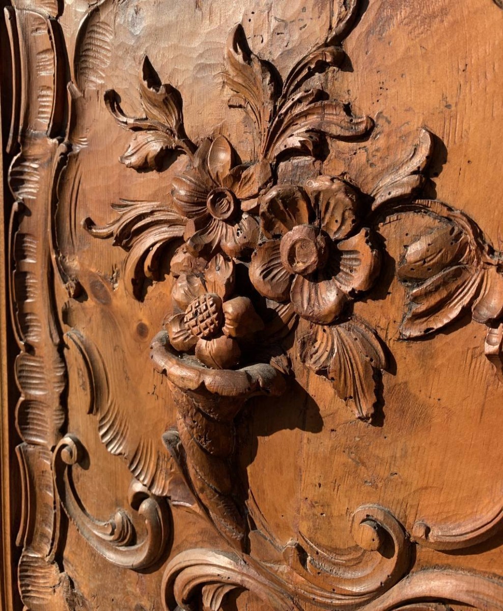 Coppia di pannelli da parete in legno intagliato. Italia, prima metà XX secolo.-photo-1