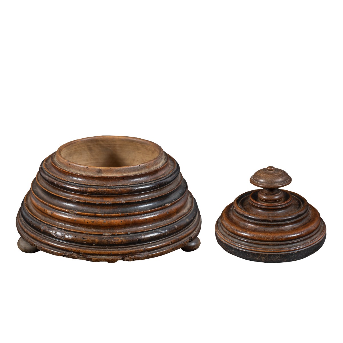 Scatola in legno finemente tornito. Compagnia delle Indie, XVII secolo.-photo-2