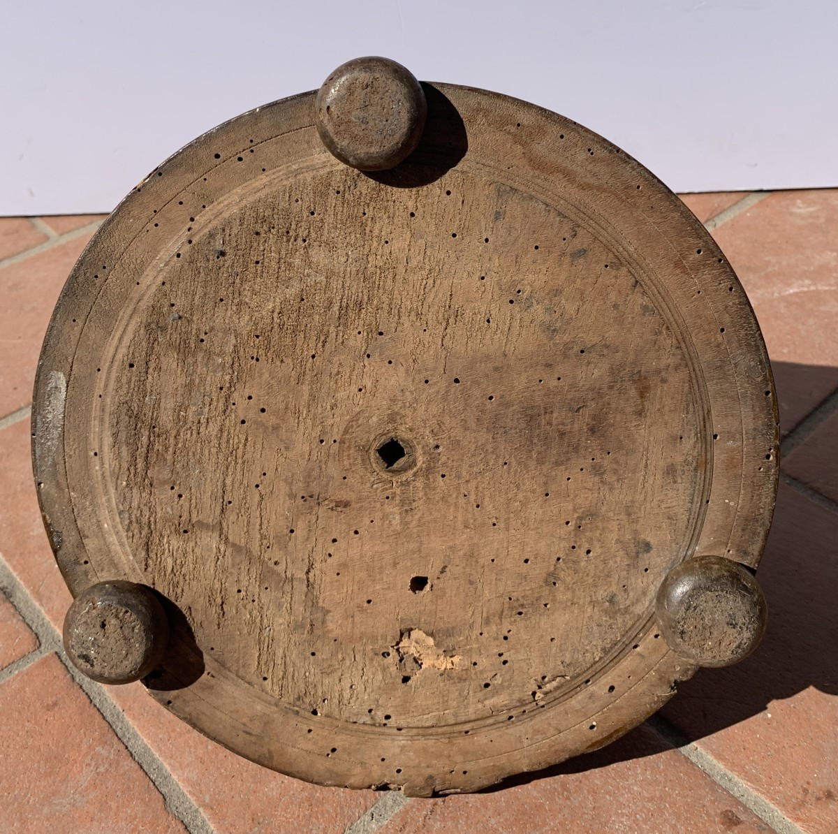 Scatola in legno finemente tornito. Compagnia delle Indie, XVII secolo.-photo-1