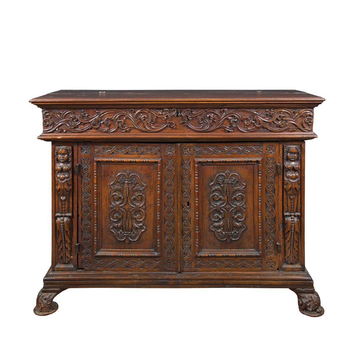 Credenza in legno intagliato. Italia, XVII secolo.