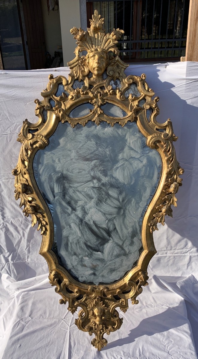 Coppia di specchiere in legno intagliato e dorato. Italia, XVIII secolo.-photo-3