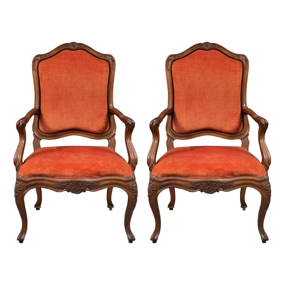 Coppia di poltrone in legno di noce intagliato. Genova, XVIII sec.