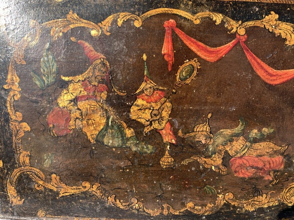 Vassoio in legno laccato e dipinto. Venezia, XVIII secolo.-photo-3