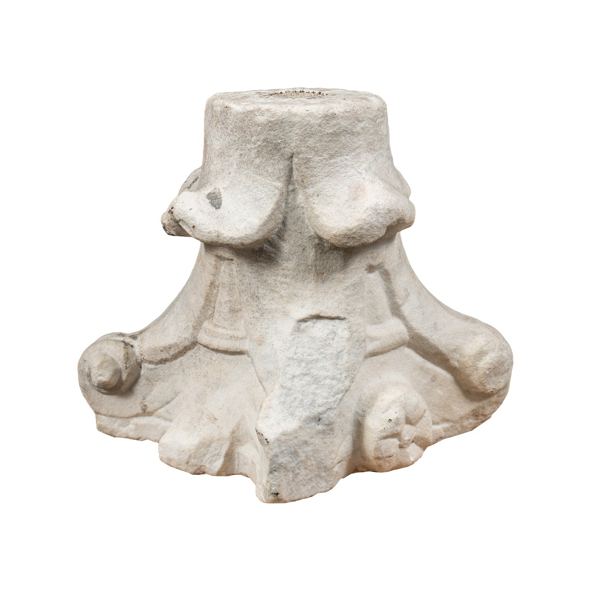 Capitello in pietra scolpita. Italia, XVI-XVII secolo.