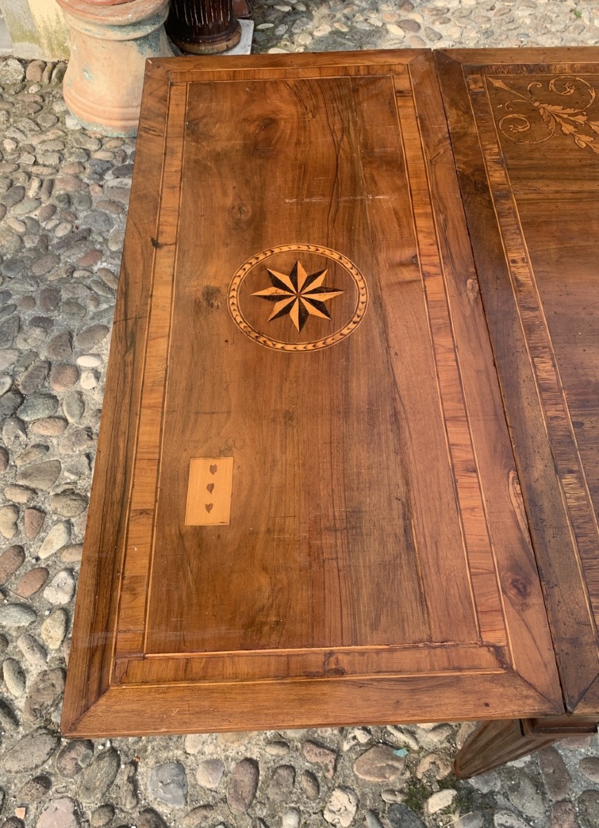 Tavolo da pranzo allungabile in legno intarsiato. Piacenza, seconda metà XVIII sec.-photo-3