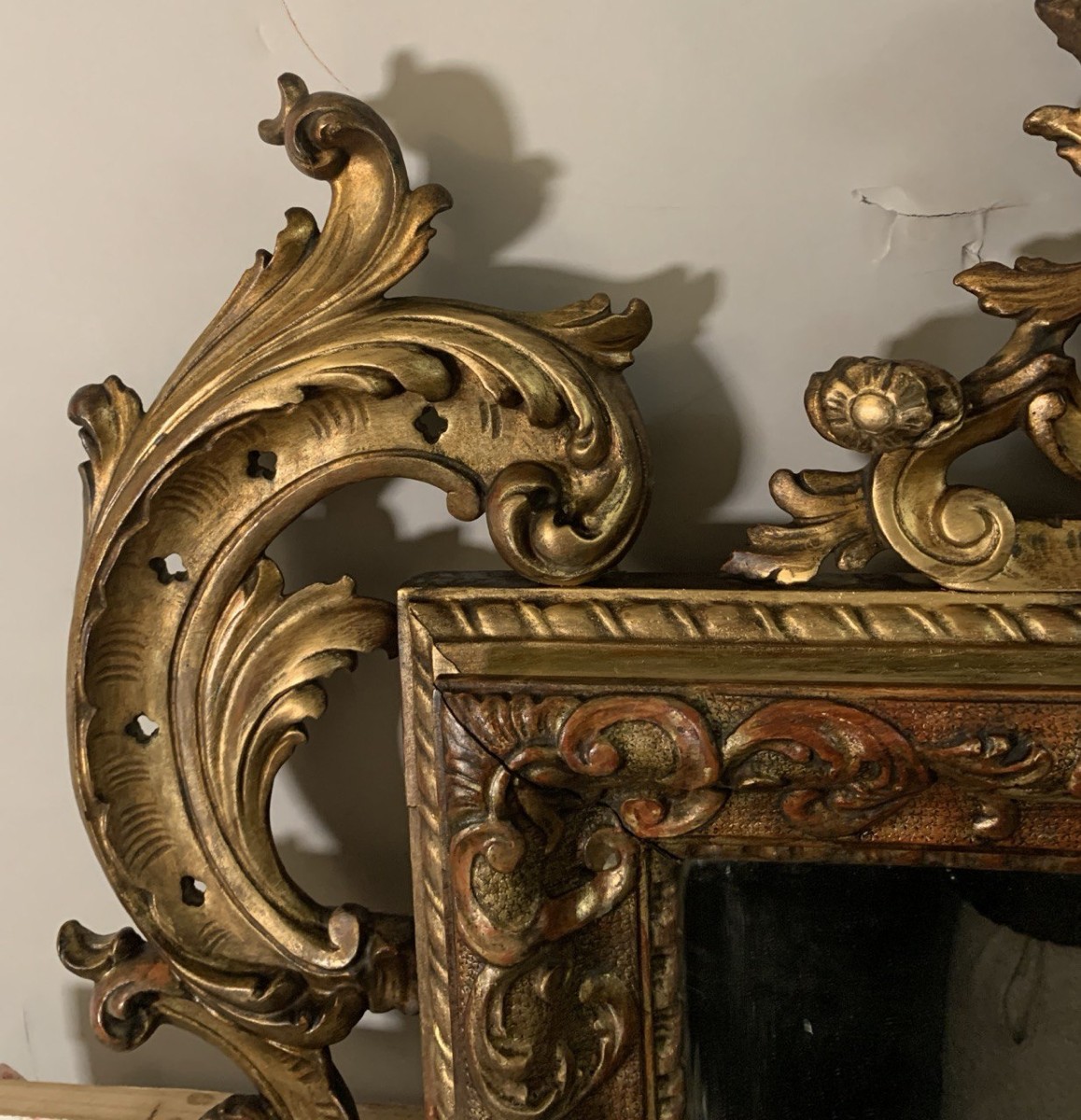 Grande specchiera in legno intagliato e dorato. Venezia, XVIII-XIX secolo.-photo-1