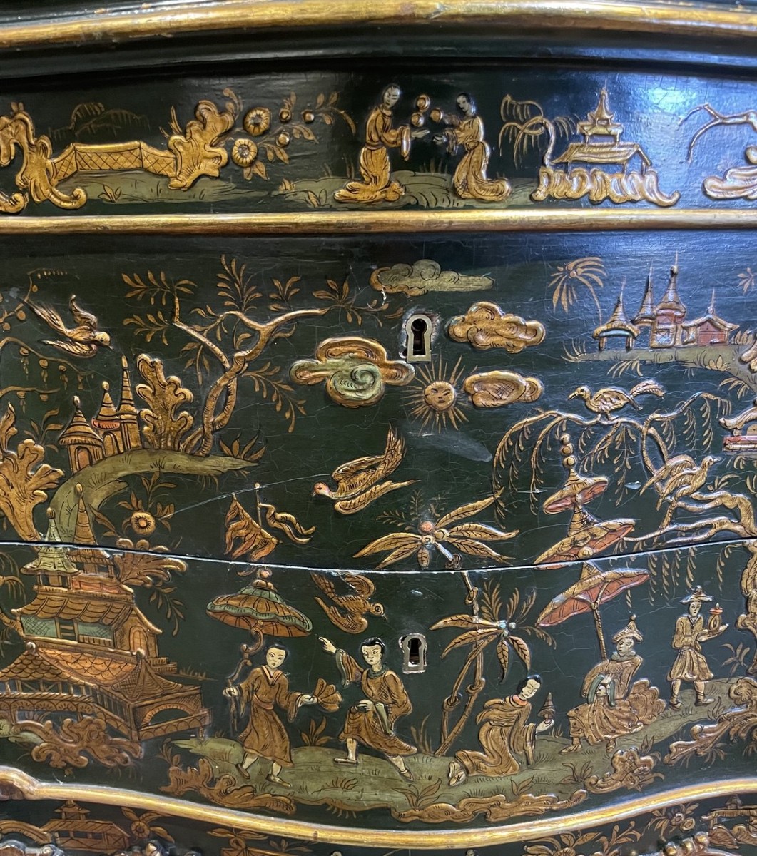 Cassettone in legno laccato e dipinto con applicazioni in pastiglia dorata “a Chinoiserie”. XIX-photo-3