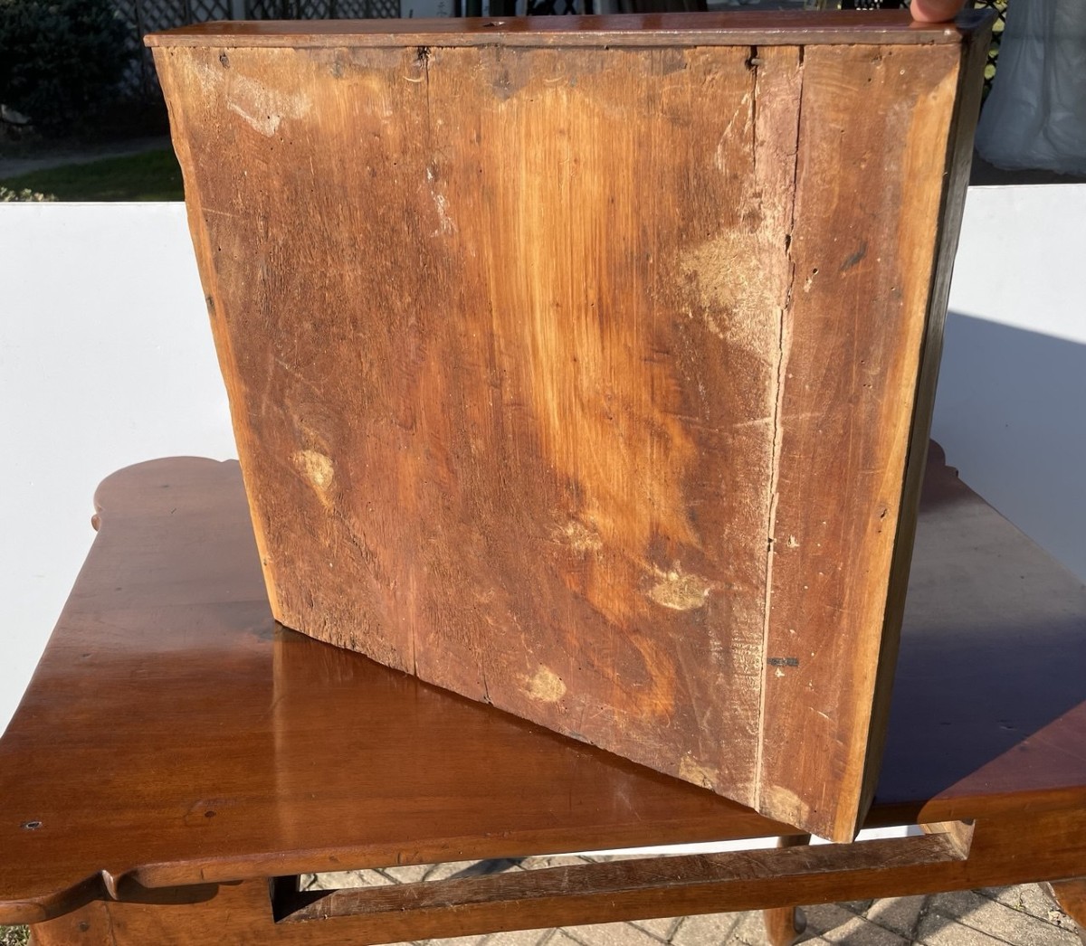 Tavolino scrittoio in legno di noce. Venezia, XVIII secolo.-photo-1