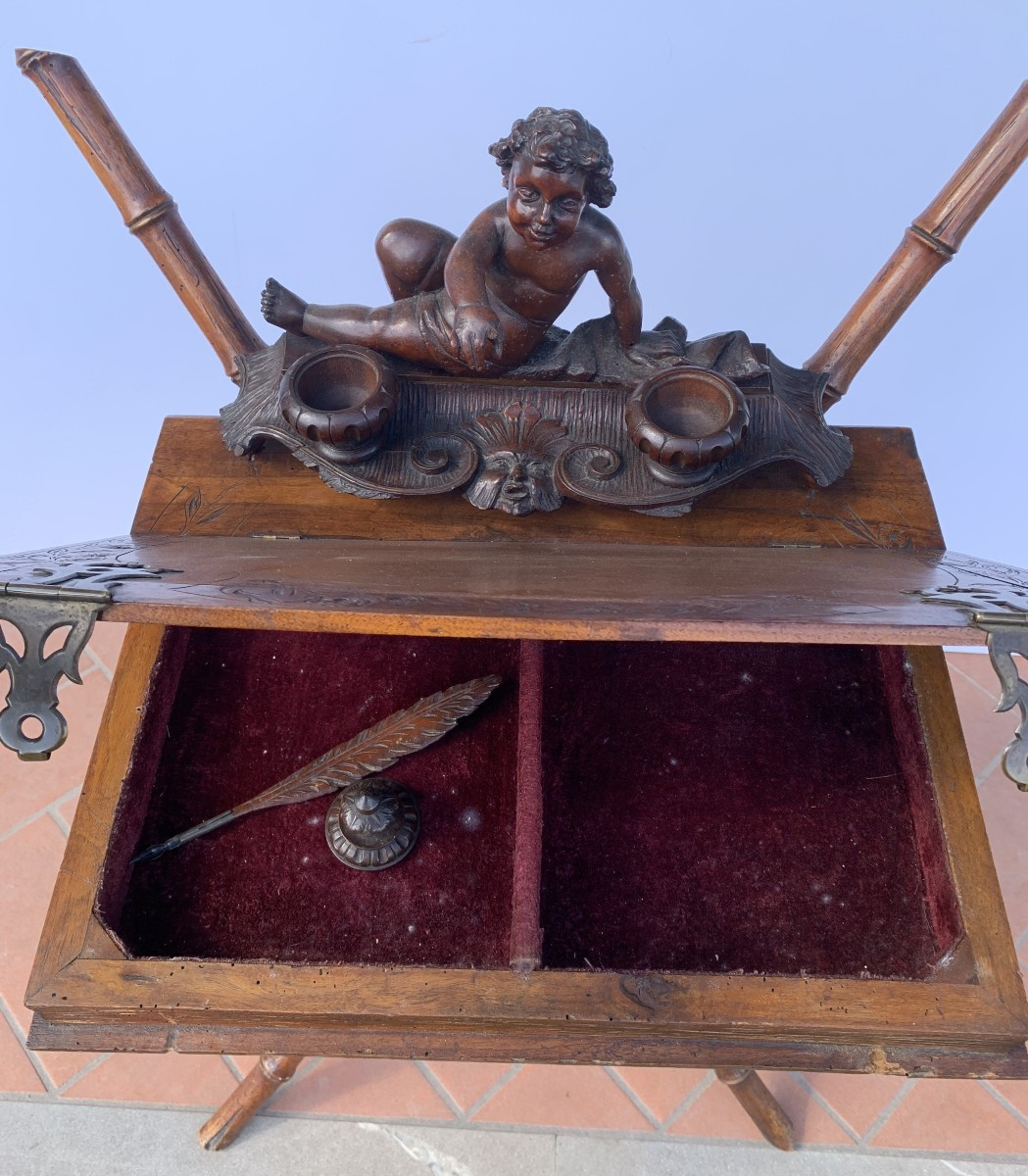 Tavolino scrittoio in legno intagliato - Bottega di Valentino Panciera Besarel. Venezia, XIX-photo-1