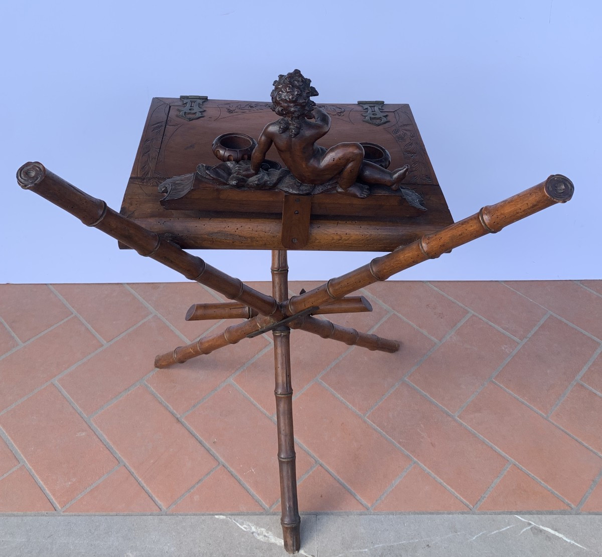 Tavolino scrittoio in legno intagliato - Bottega di Valentino Panciera Besarel. Venezia, XIX-photo-2