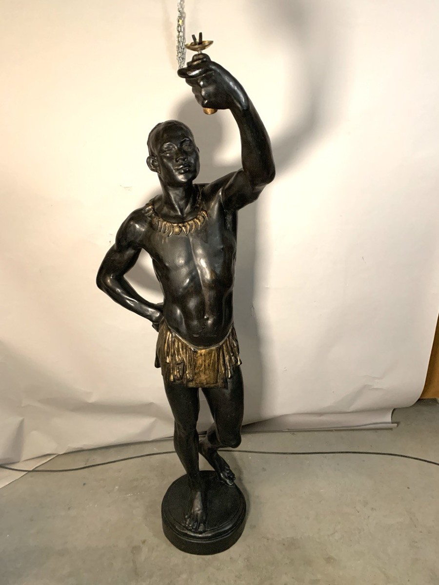 Scultura in legno intagliato, laccato e dipinto - Moro reggi torcia. Venezia, XIX secolo.-photo-4