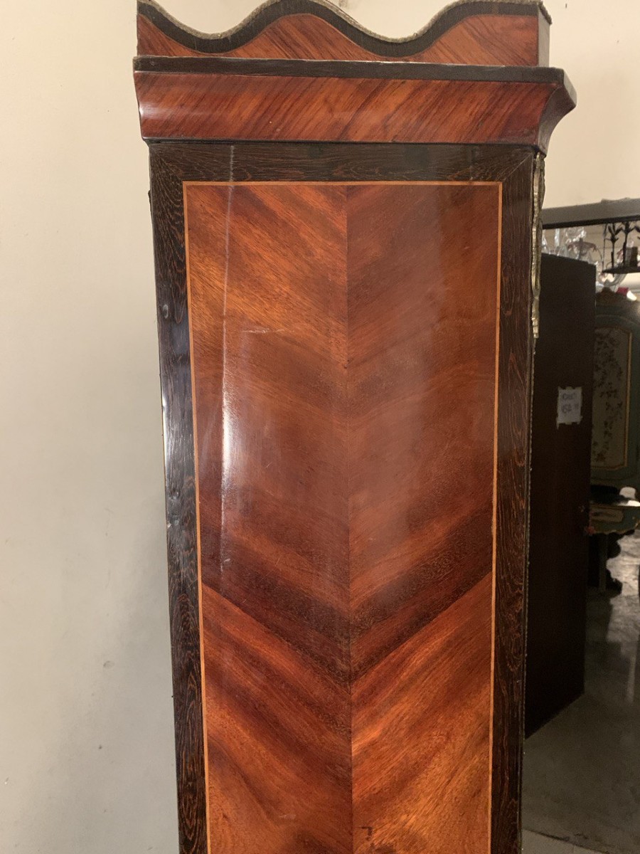 Vetrina impiallacciata in legni vari. Francia, fine XIX secolo.-photo-2